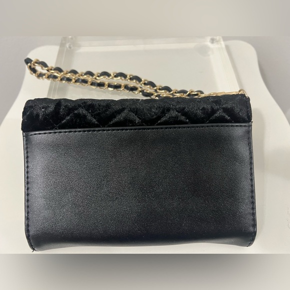 Dream Control Luxurious Black Quilted Velvet Clutch - Picture 3 of 8